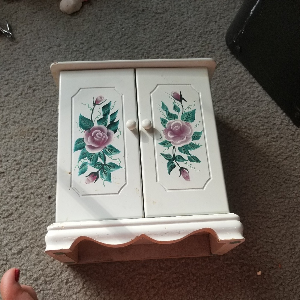 Jewelry box
